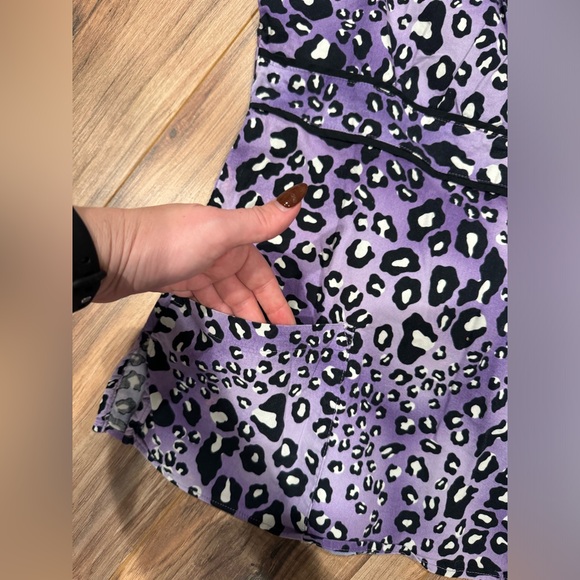 Purple women’s cheetah print scrub top - Picture 4 of 4